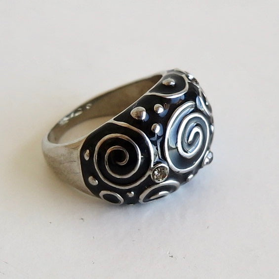 Black and Silver Swirl with Daimontes