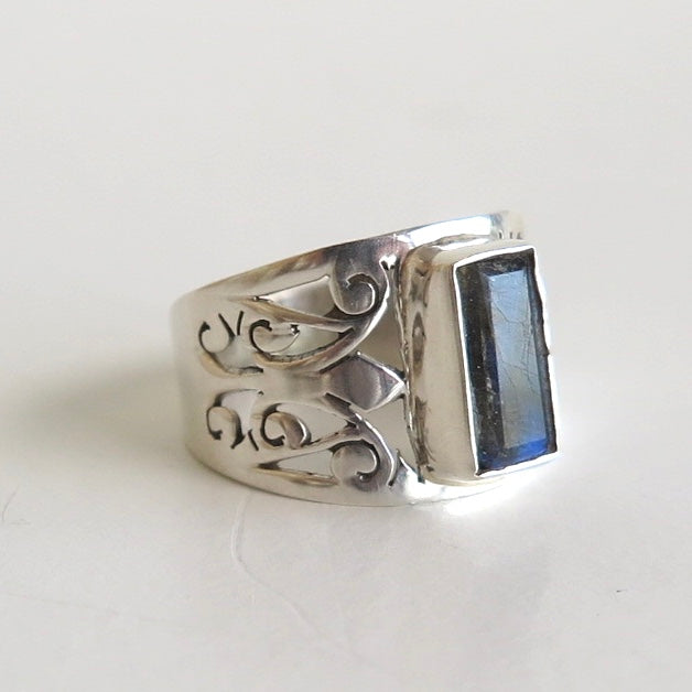 Labradorite Ring