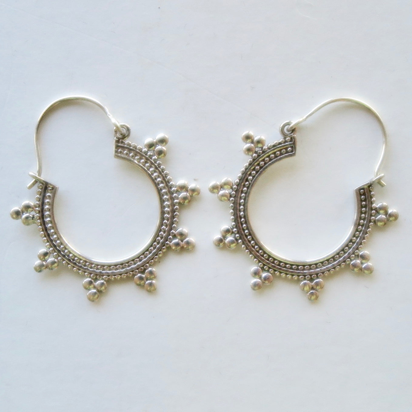 Shop the Best Silver Hoop Earrings Online – Layam Jewellery